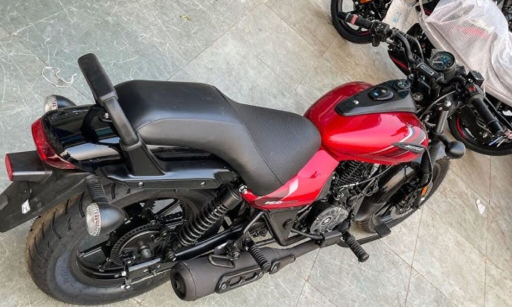 Why 2025 Bajaj Avenger Street 160 is winning city cruise in 2025: Detailed Review