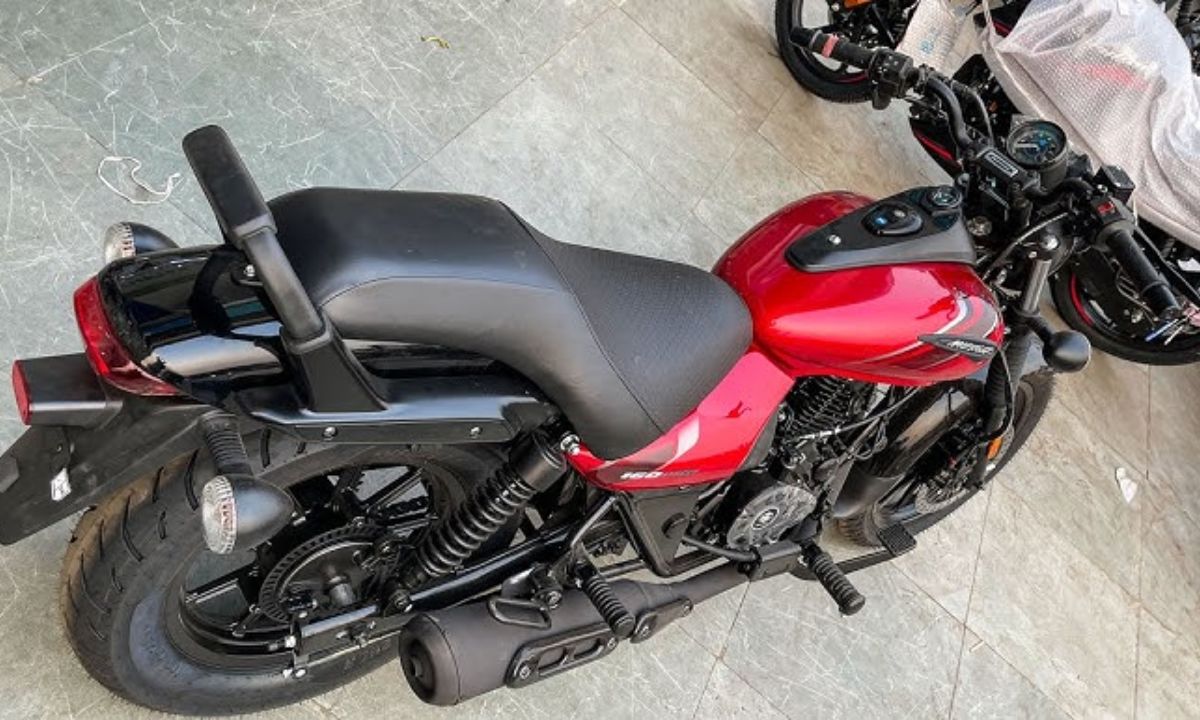 2025 Bajaj Avenger Street 160