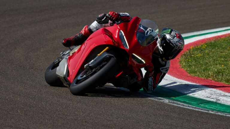 Ducati Panigale V4: An Italian Dream Roaring on the Roads, Know the Special Features of This Superbike
