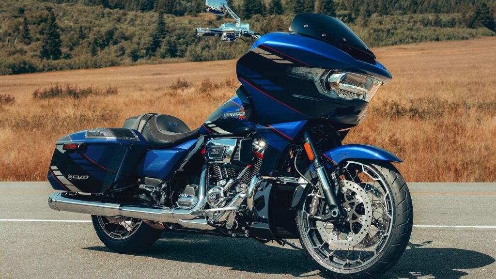 Harley-Davidson CVO Road Glide: Is This the World’s Best Touring Bike, Know About This Road King
