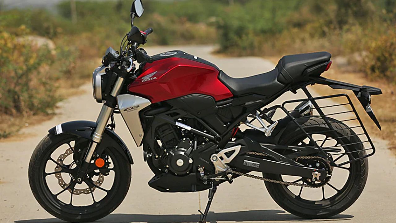 Honda CB300R: A street bike...
