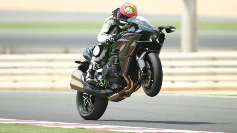 Kawasaki Ninja H2: The Bike That Takes You Flying in the Real Superbike World