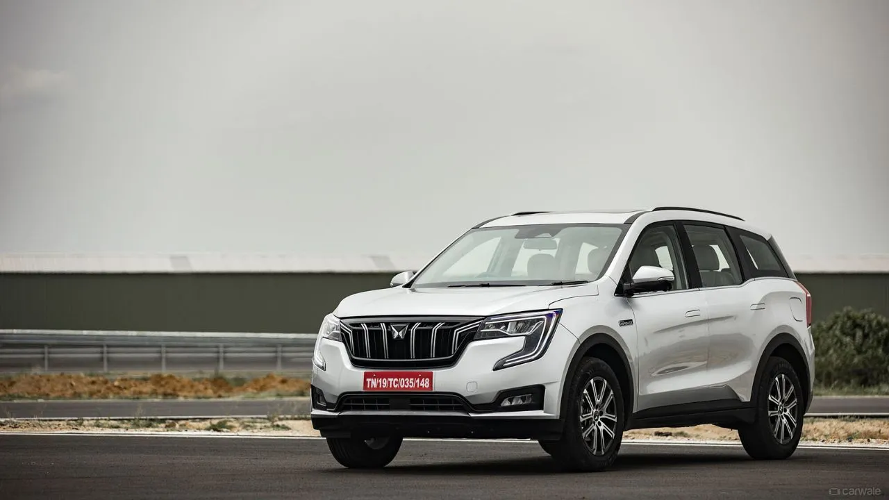 Mahindra Xuv700 (1)
