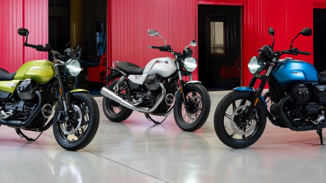 Moto Guzzi V7G Carbon: Carbon...