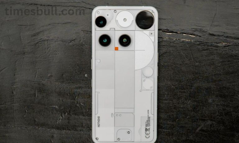 Flipkart BBD Sale 2025: Nothing Phone 3 has been cut in half price, at just ₹34,999