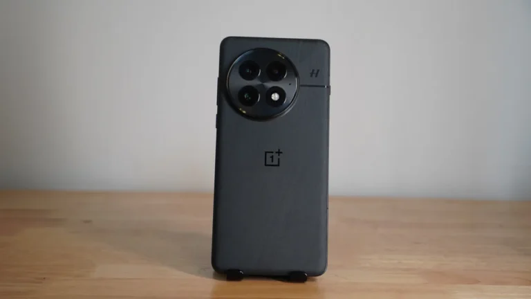 OnePlus 13 Review : A Power-Packed Smartphone with Stunning Display, Camera, and Smooth Performance