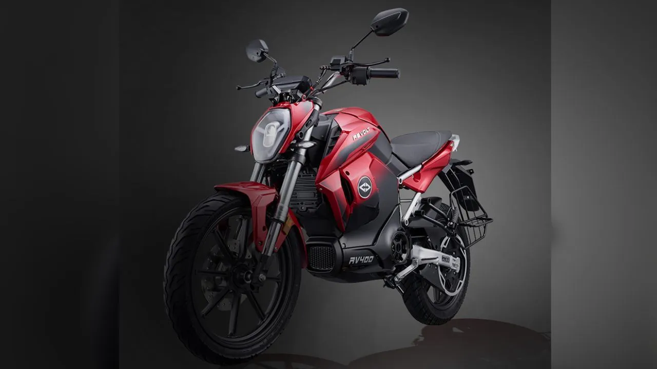 Revolt RV400 2025 vs Oben Rorr, Revolt RV400 2025, Oben Rorr 2025, Revolt RV400 vs Oben Rorr comparison, Revolt RV400 mileage, Oben Rorr range, Revolt RV400 price in India, Oben Rorr price 2025, Best electric bikes in India 2025, Revolt vs Oben electric bike