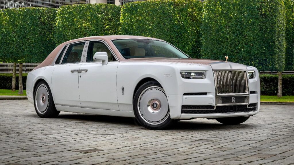 The Pinnacle of Automotive Luxury: A Deep Dive into the Rolls-Royce Phanto