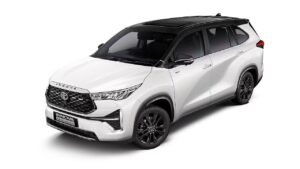 Kia Carens Facelift vs Toyota Innova Hycross 2025 : Best MPV for Indian Families