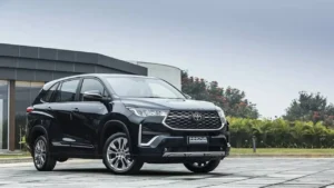 Toyota Innova Hycross : Reimagining a Legend