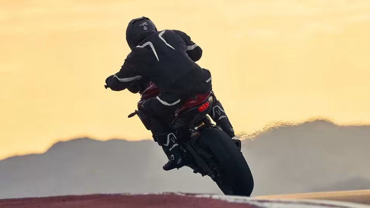 Street Triple 765: Is This the Perfect Roadster Bike That Will Change Your World 2 Triumph Street Triple 765 2 1