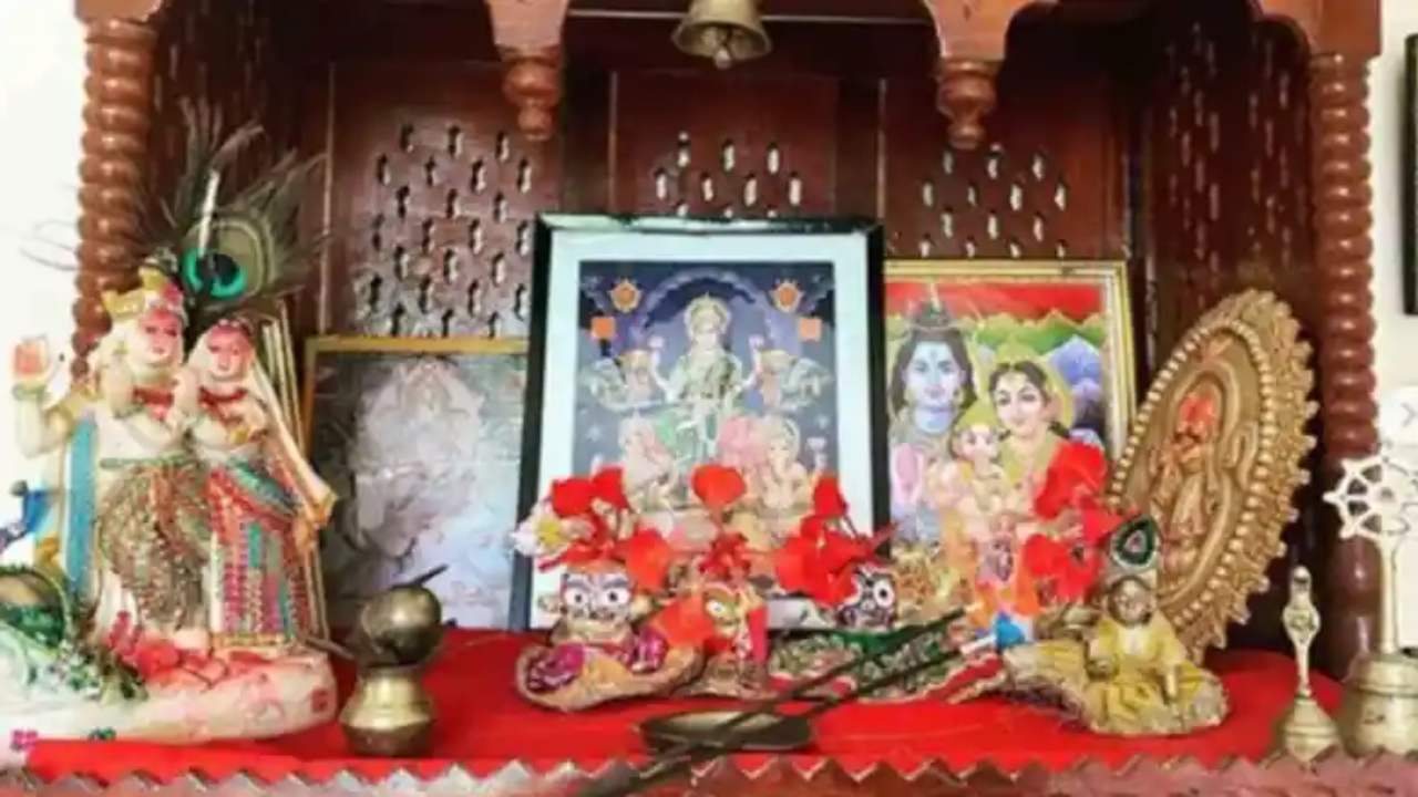 Vastu Tips For Puja Room Books