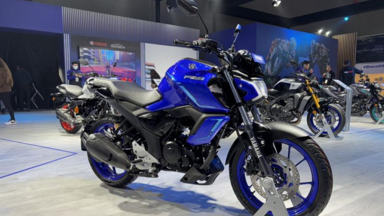 Yamaha FZ S FI: A...