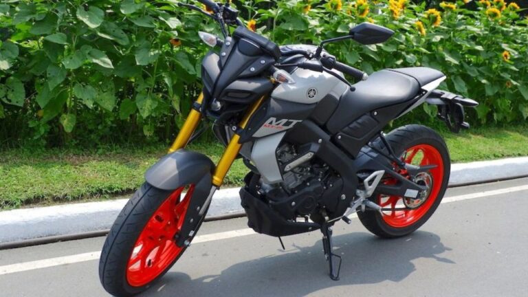 Yamaha MT 15 V2: Naked bike with stylish design and powerful performance