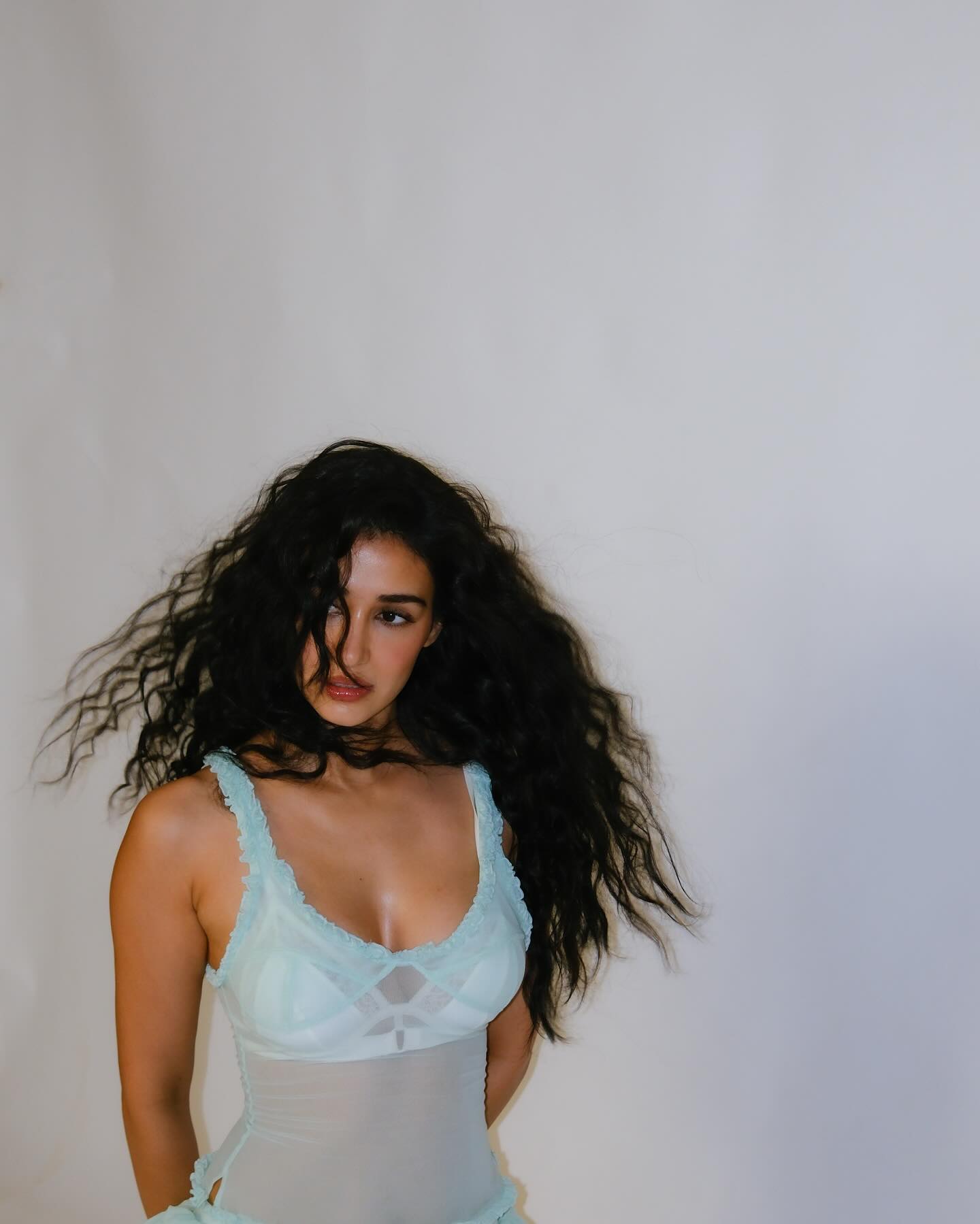 Disha Patani Glamorous Photos –...