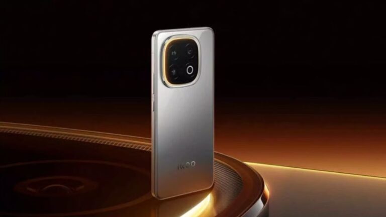 iQOO 15 Spotted in Hands-On Video With Colour-Changing Back and Geekbench Listing
