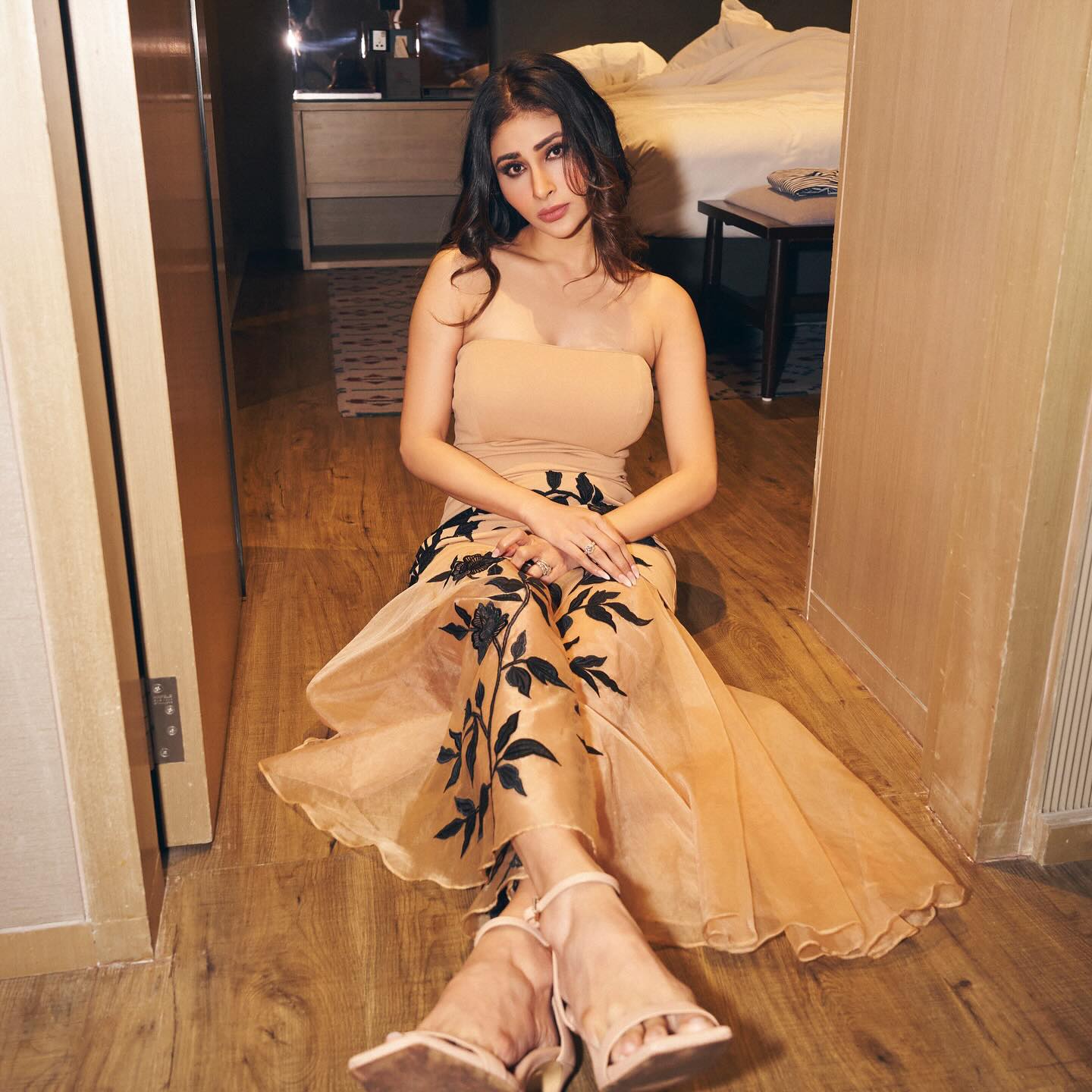 Mouni Roy Glamorous Photos –...