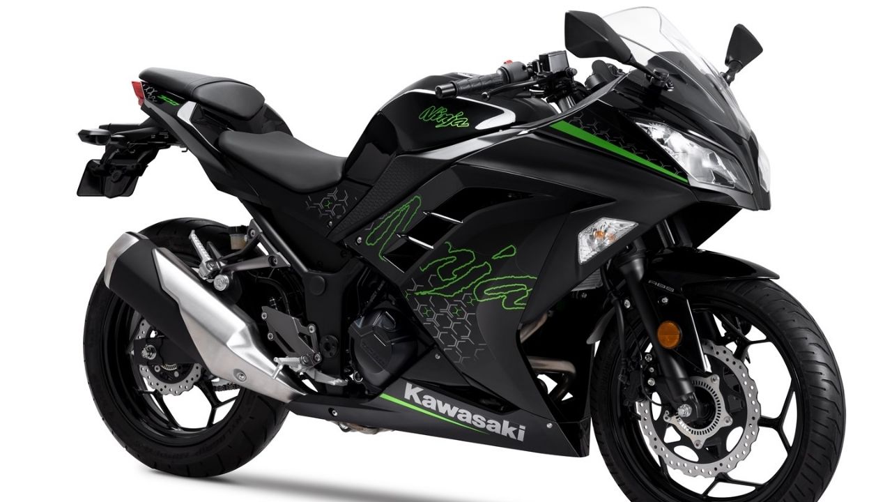 2025 Ninja 300: Powerful