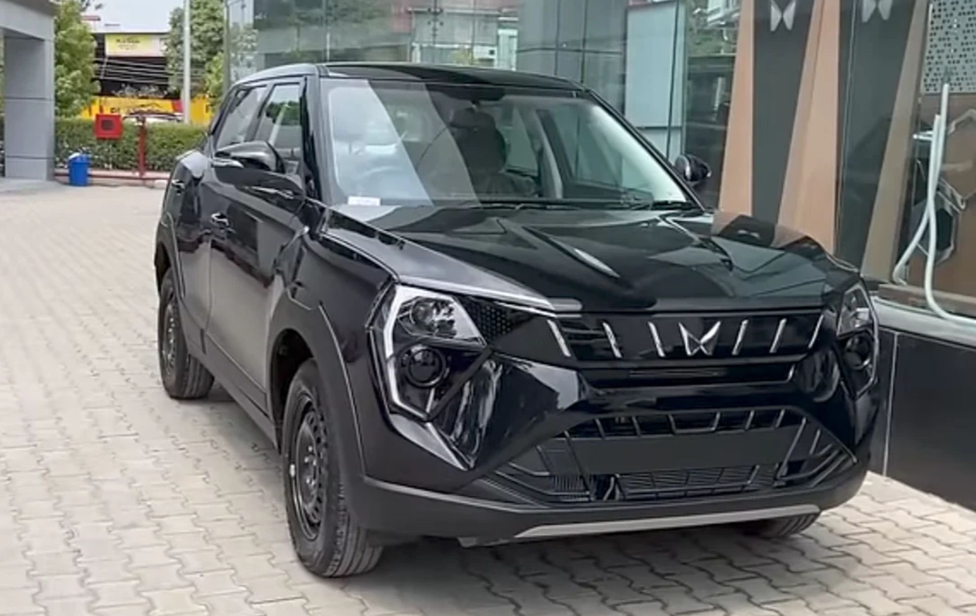 Mahindra XUV 3XO: Complete information...