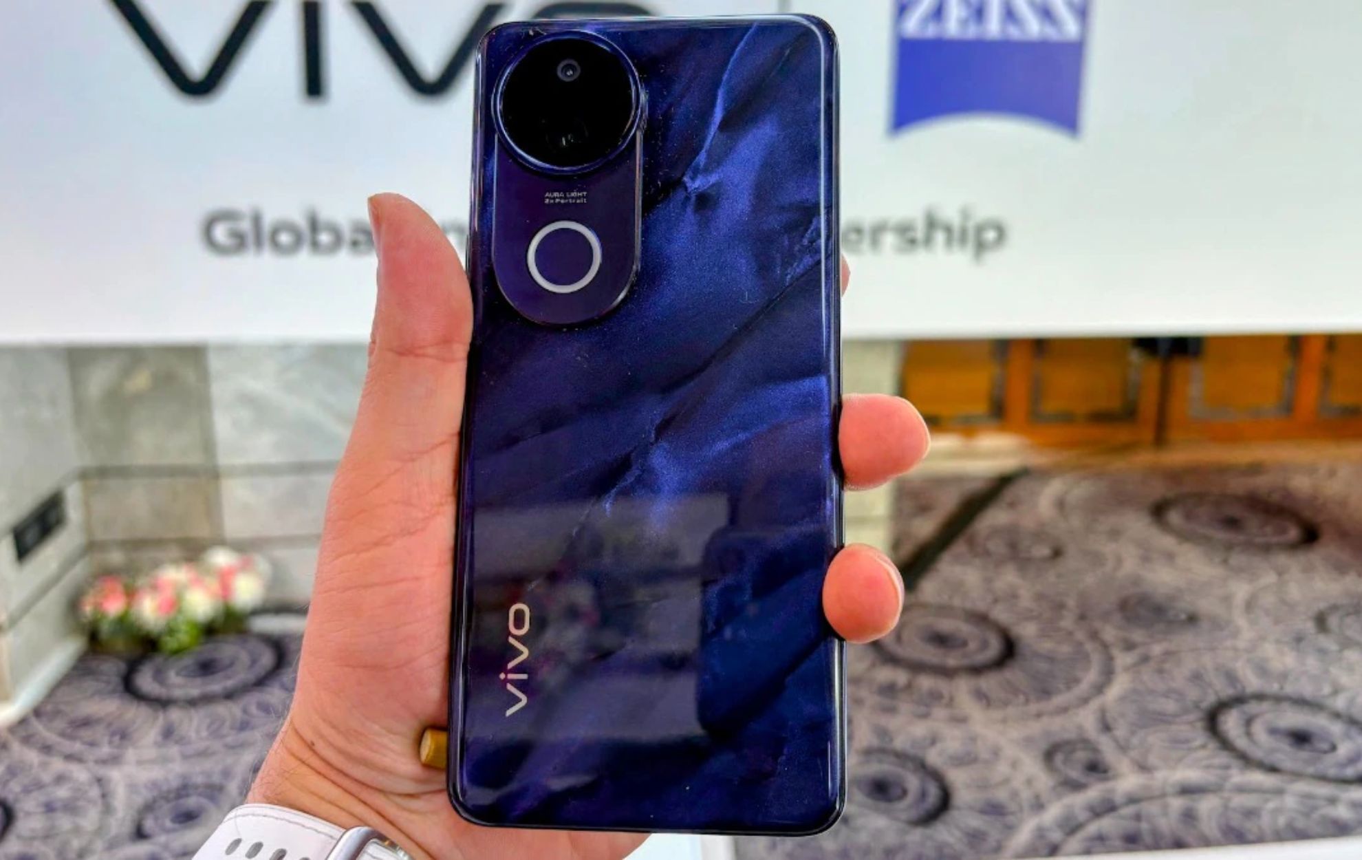 Vivo T4R 5G: Great display,...