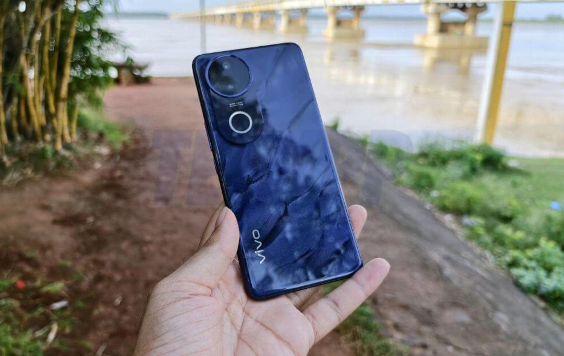 Vivo T4R 5G: Great display,...