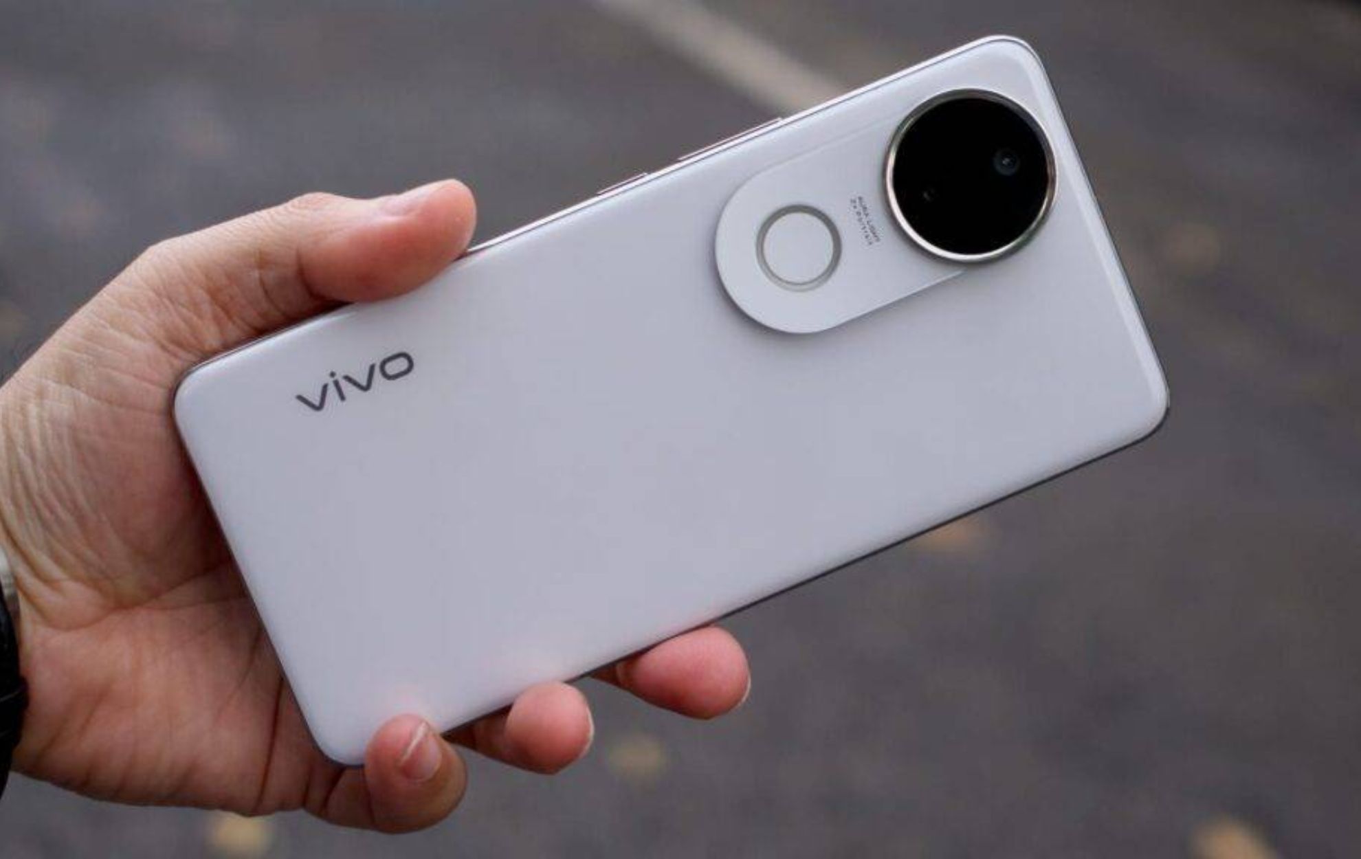 Vivo T4R 5G: Great display,...