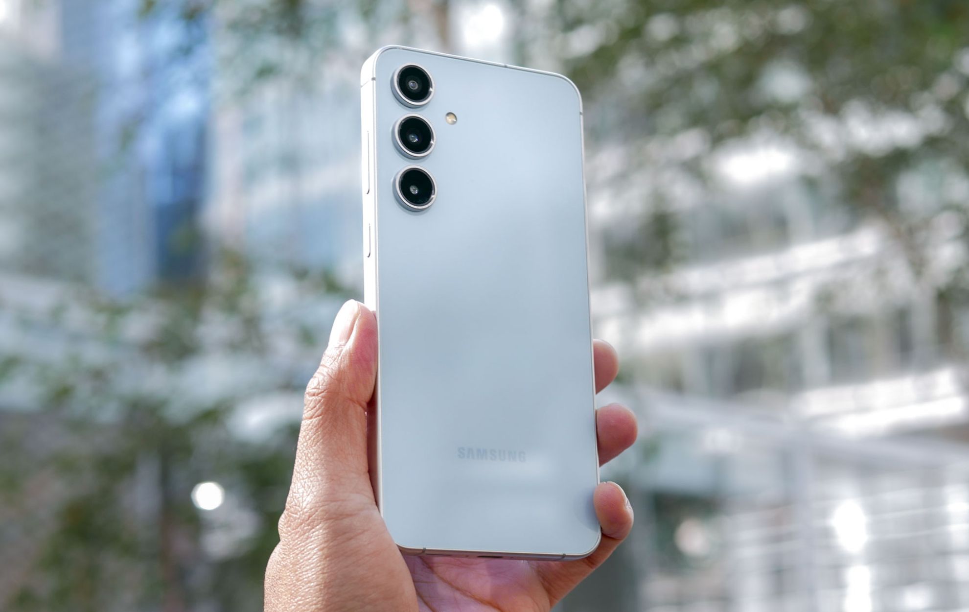 Samsung Galaxy S24 FE: Tremendous...