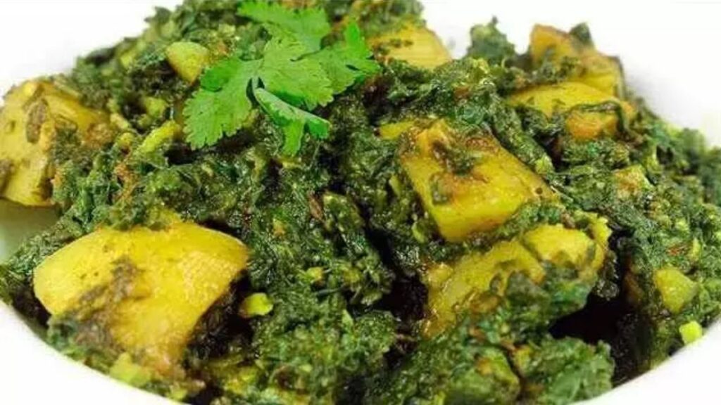 Aloo Palak Ki Sabji Recipe: Make These Tasty & Healthy Dishes At Home Using This Method During The Winter Season
