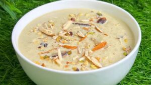 Chhath Puja 2025: How is the traditional jaggery rice pudding offered as prasad prepared in Kharna?