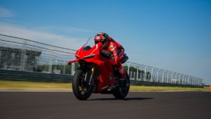 Ducati Panigale V4 R (1)