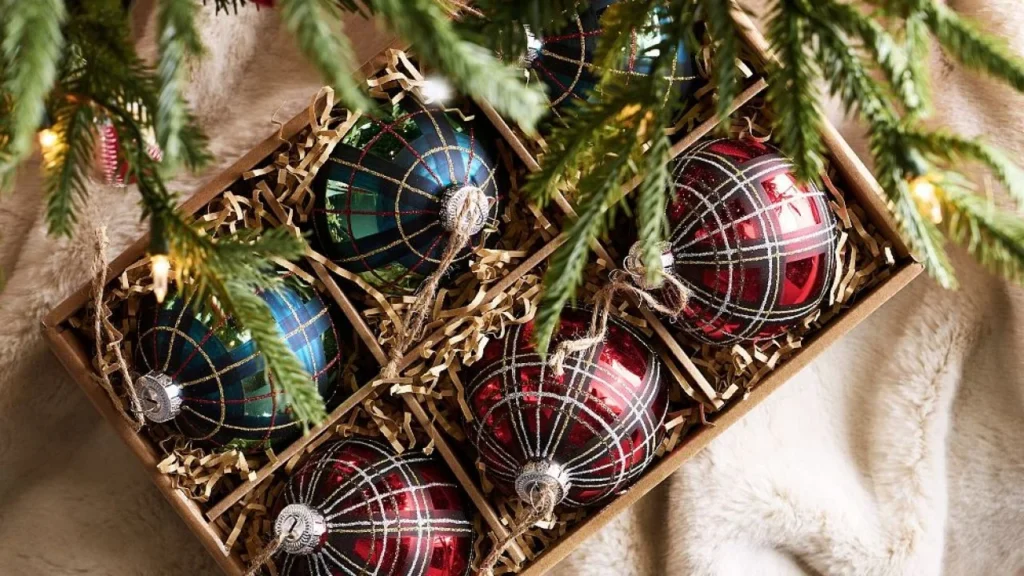 Festive Accessories 2025 : Jewelry And Style Trends To Complete Your Look