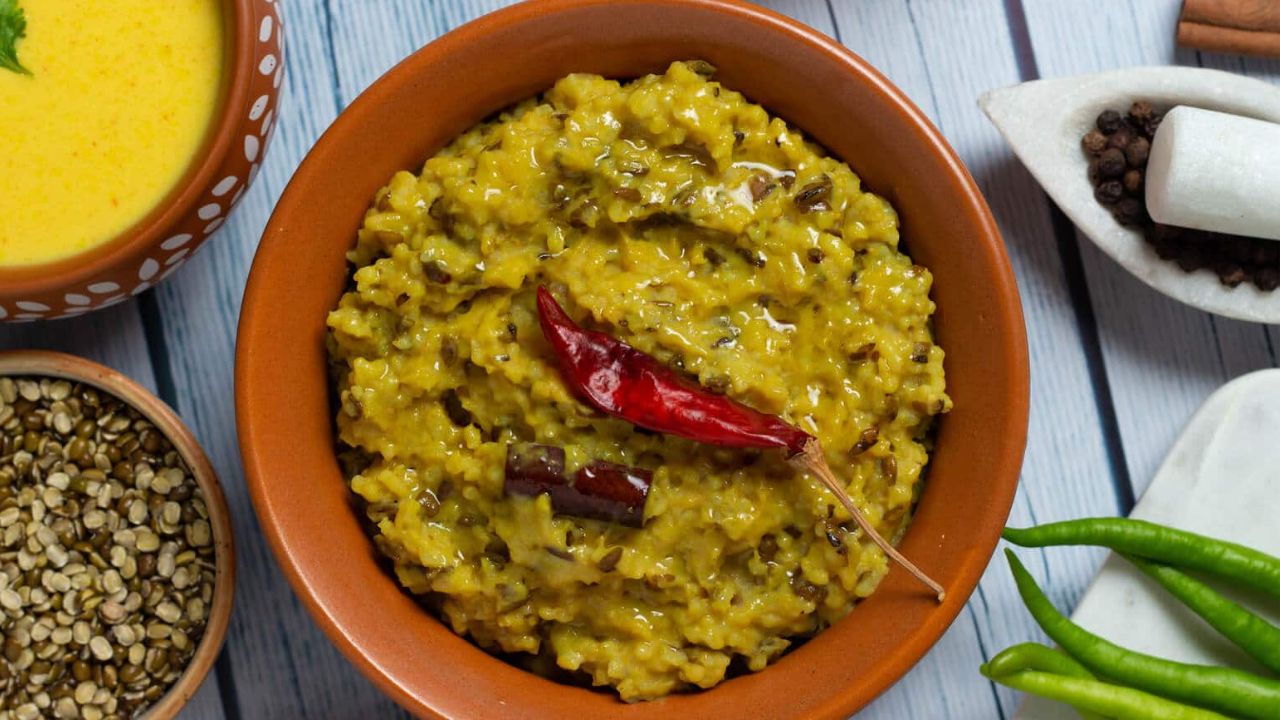 Gujarati Kadhi Khichdi Recipe