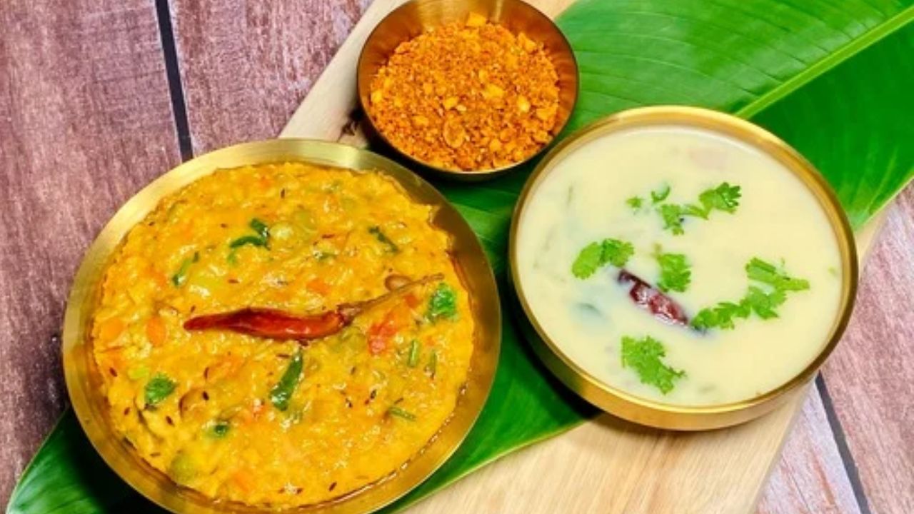 Gujarati Kadhi Khichdi Recipe: