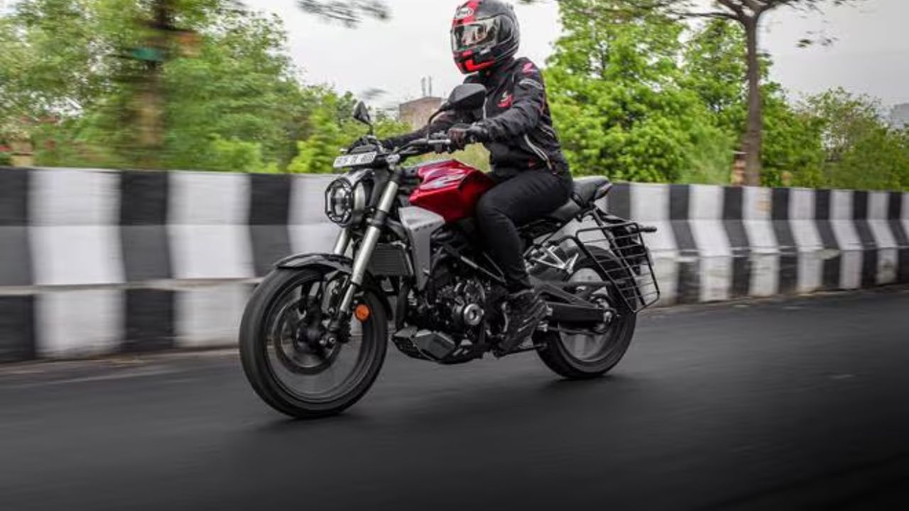 Honda CB300R: Offers powerful