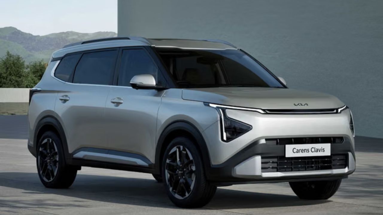 Kia Carens Clavis HTX(O):