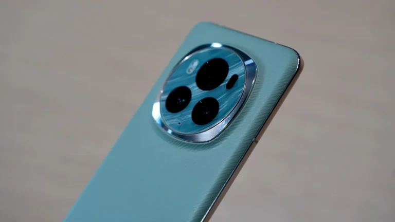 MWC 2025 Highlights : Foldable Phones and Modular Cameras Redefine the Future of Smartphones