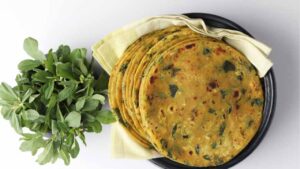 Methi Paratha Recipe: How To Make These Tasty & Healthy Dishes For Breakfast In Winter