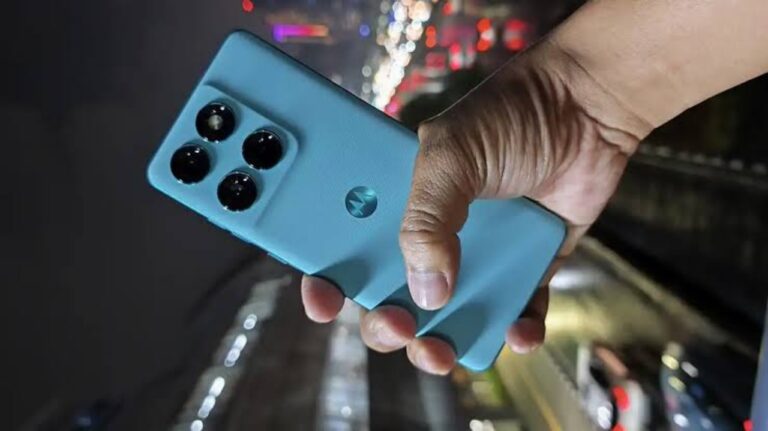 Flipkart End Sale 2025: Moto Edge 60 Fusion Under Rs 20000 With Many Offers!