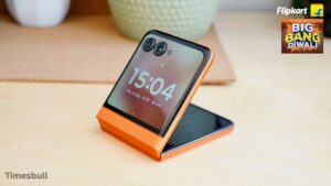 Motorola Razr 50 Phone Is Available at 44% Massive Discount