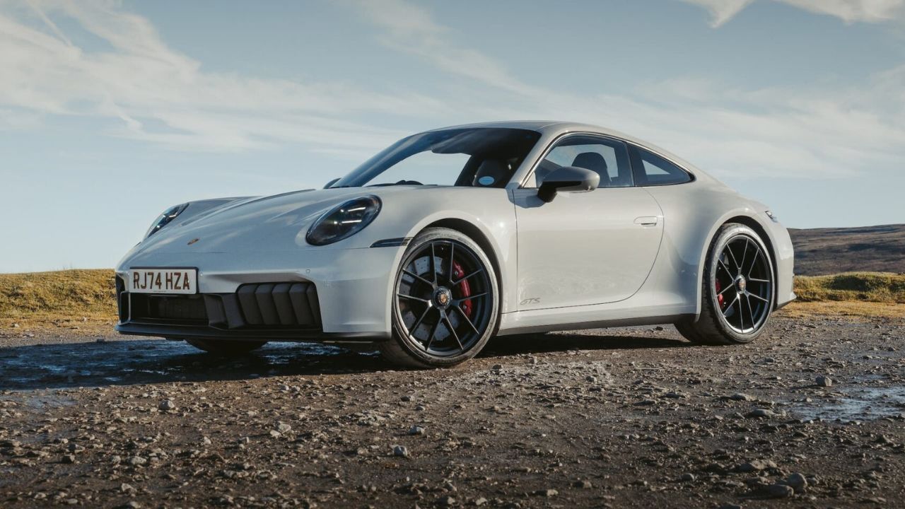 Porsche 911 Carrera: The Car...