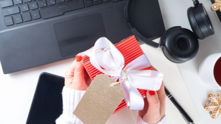 Tech-Savvy Festive Gifting : Earbuds and Smartwatches for Diwali 2025