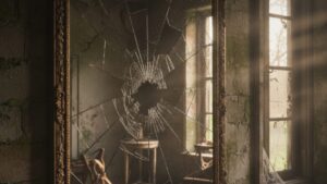 Vastu Tips: If Glass Suddenly Breaks at Home, These Signs Should Not Be Ignored