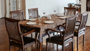Vastu Tips: Avoid Keeping These Things on Dining Table to Prevent Vastu Dosh