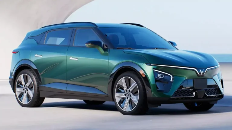 VinFast VF7 Electric SUV 2025