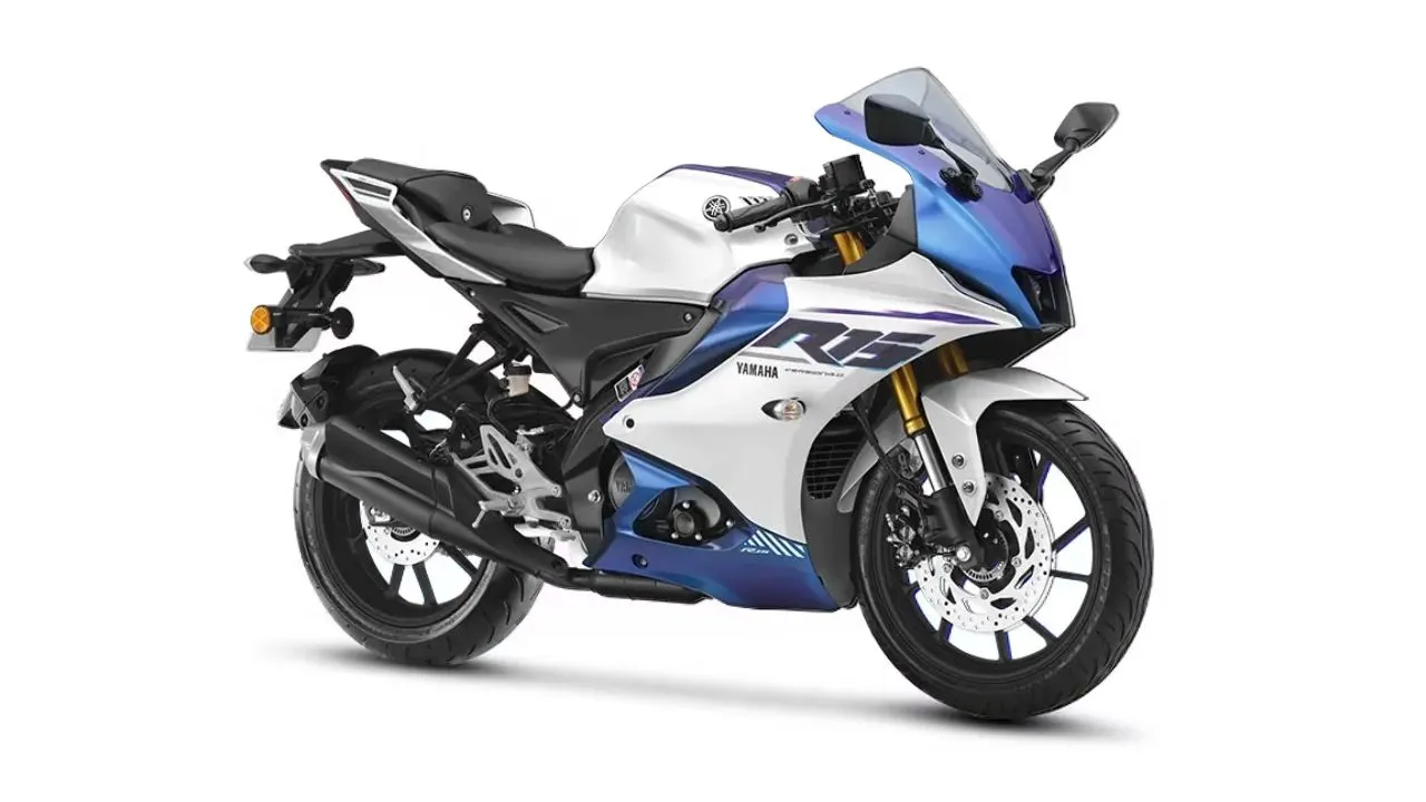 Yamaha R15 V4 (1)