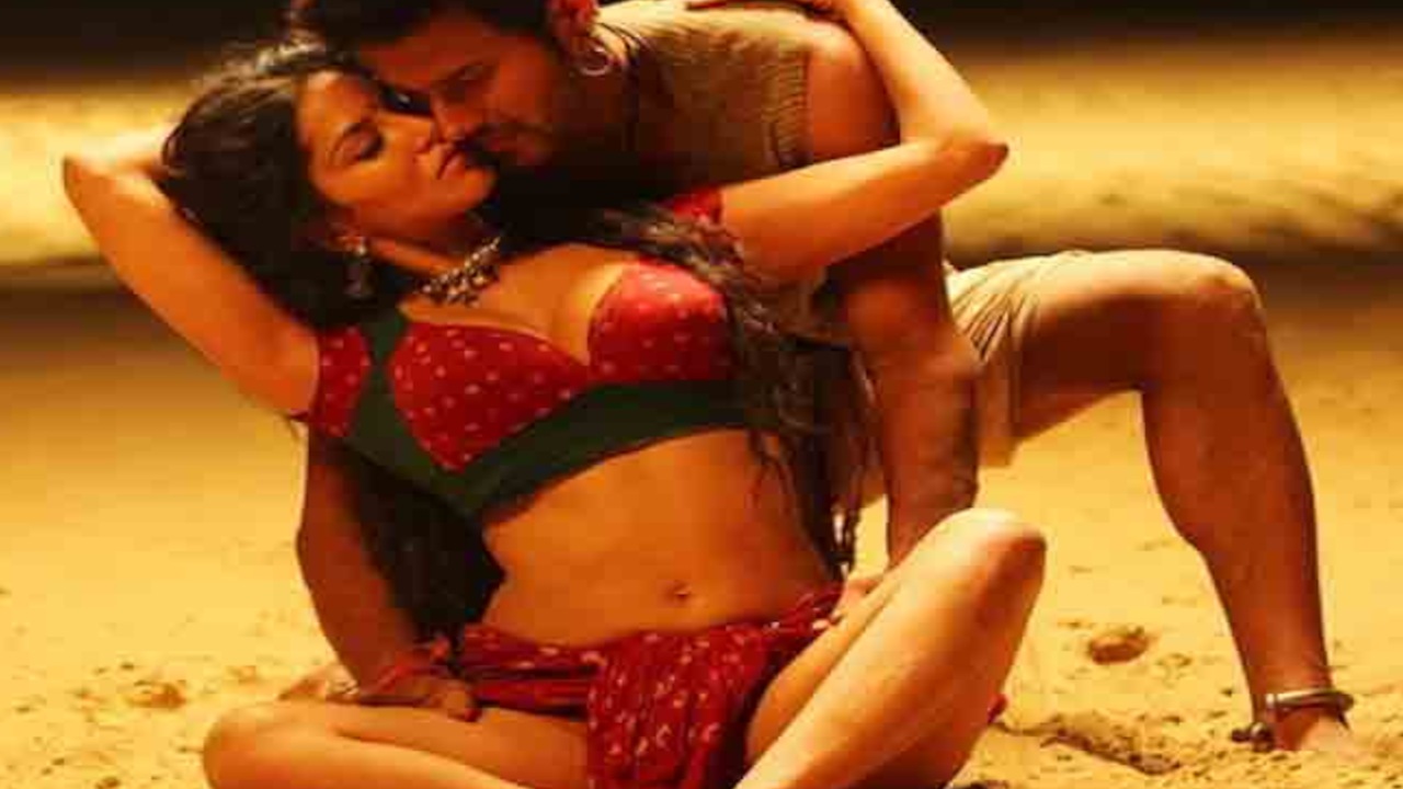 Must Watch Top Hits Romantic...