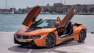 BMW i8 Roadster: This Futuristic Hybrid Car Transforms from Closed-Roof to Open-Air in Just 15 Seconds