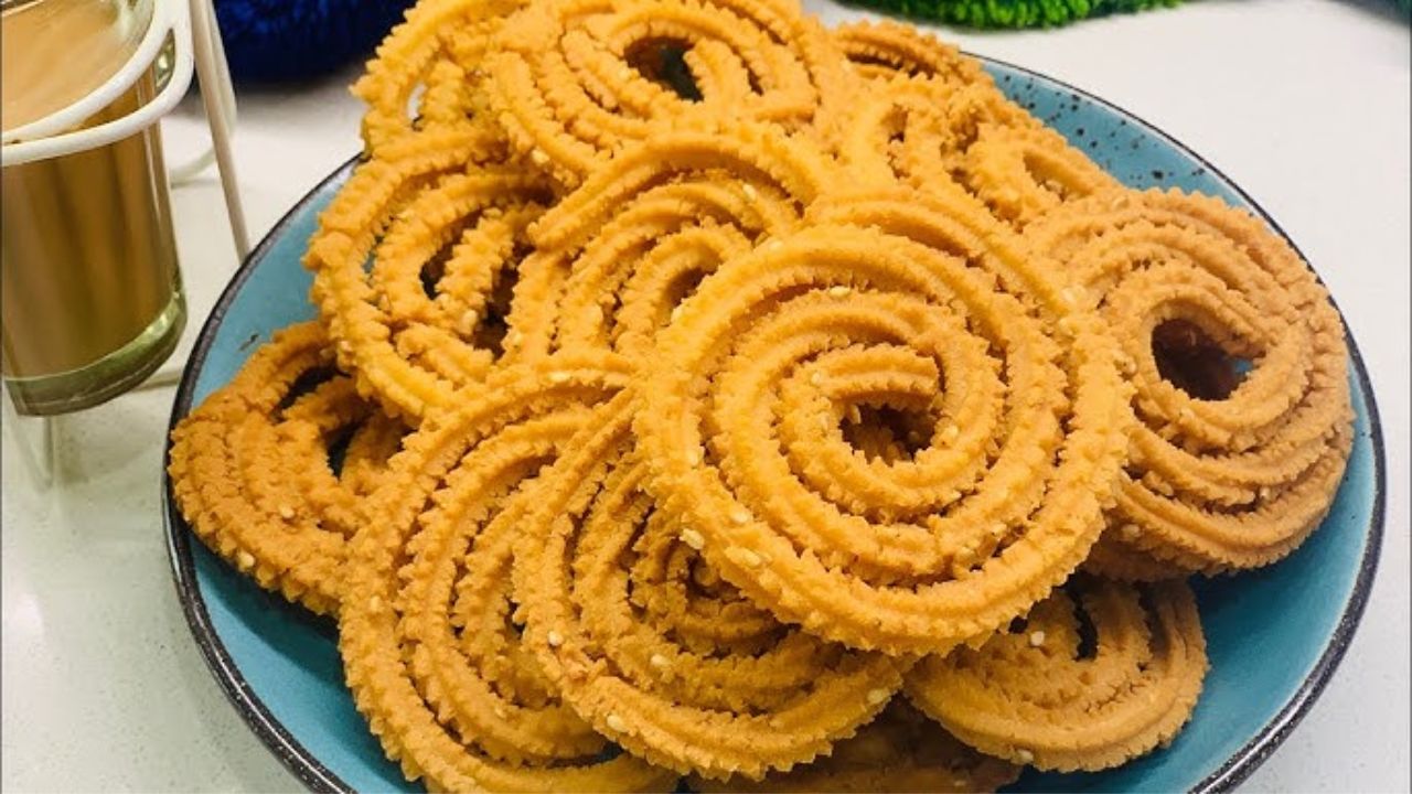 Besan Chakli Recipe