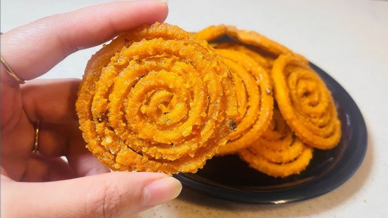 Besan Chakli Recipe