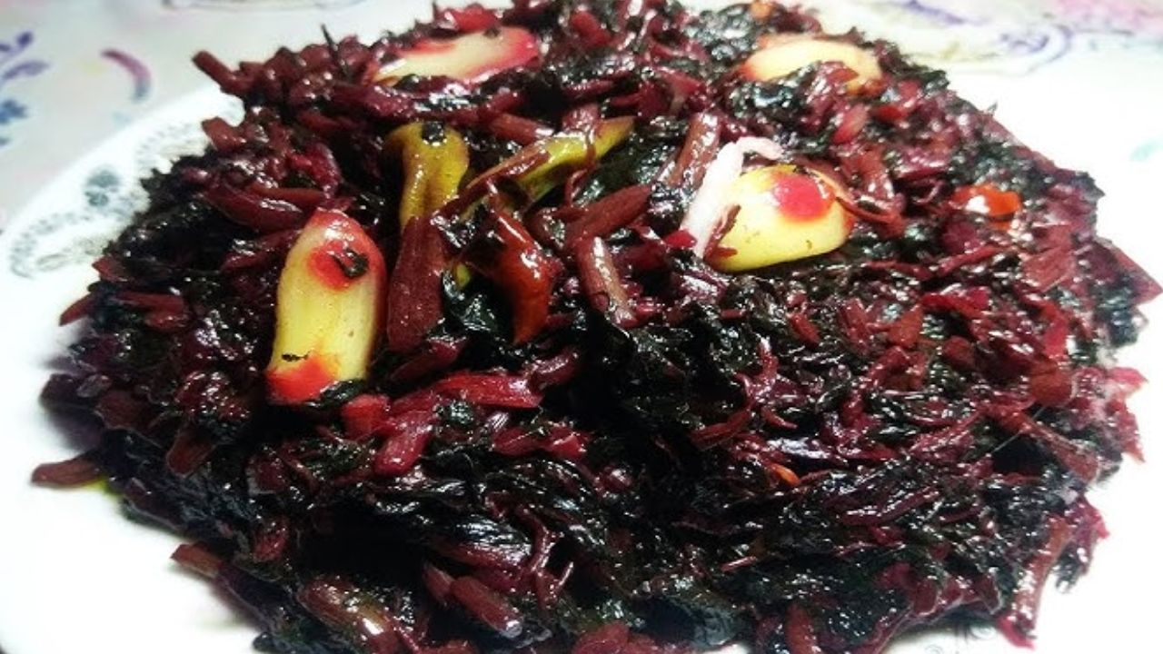 Bihari-Style Aalu Laal Saag Recipe